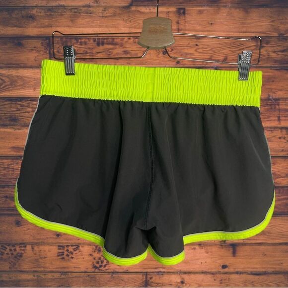 5 for $25🔥Under Armour Neon & Grey Lined Athletic Shorts Medium - Picture 2 of 8
